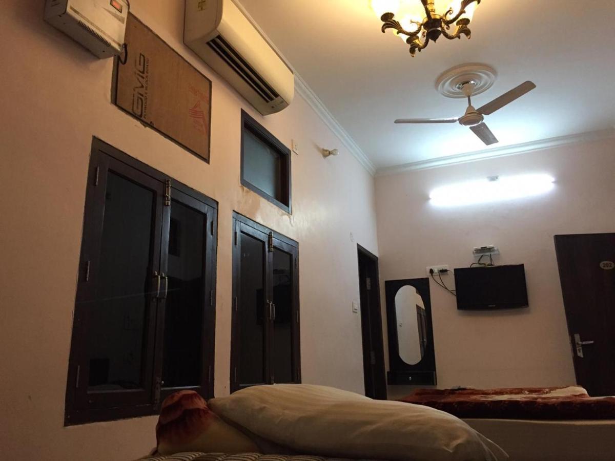 Hotel Blue Star Varanasi Dış mekan fotoğraf