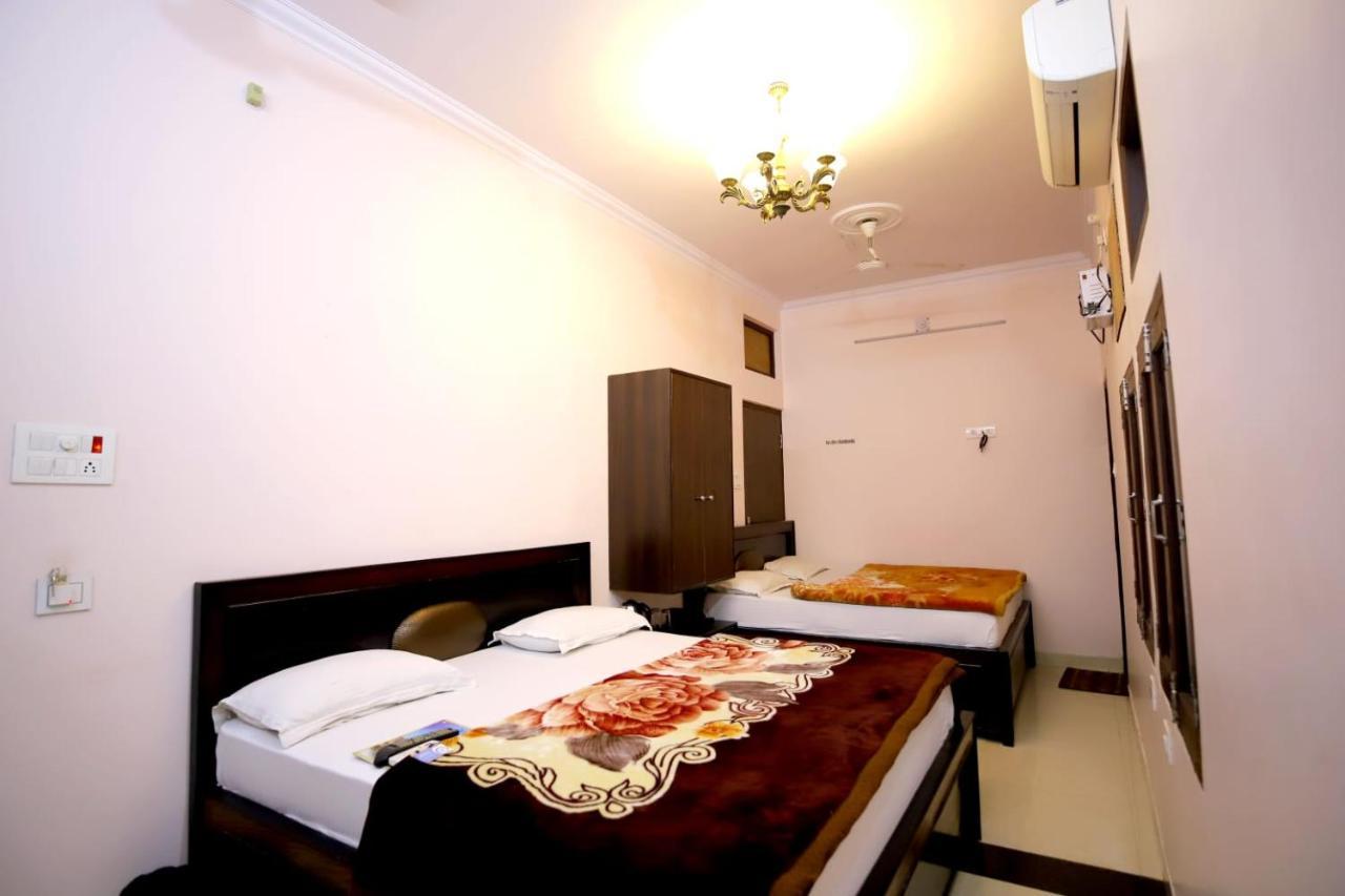 Hotel Blue Star Varanasi Dış mekan fotoğraf