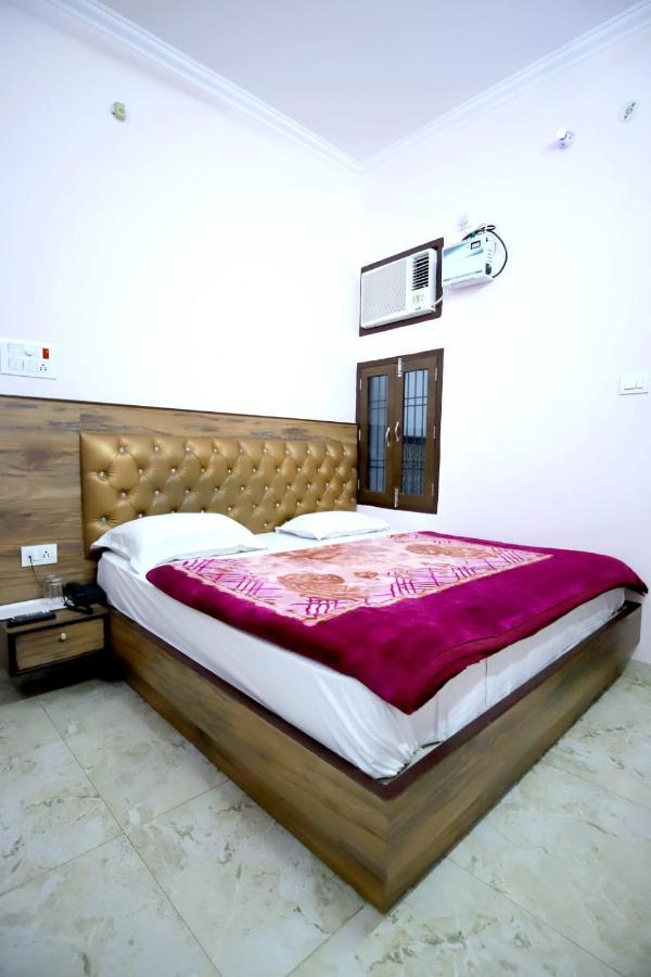 Hotel Blue Star Varanasi Dış mekan fotoğraf