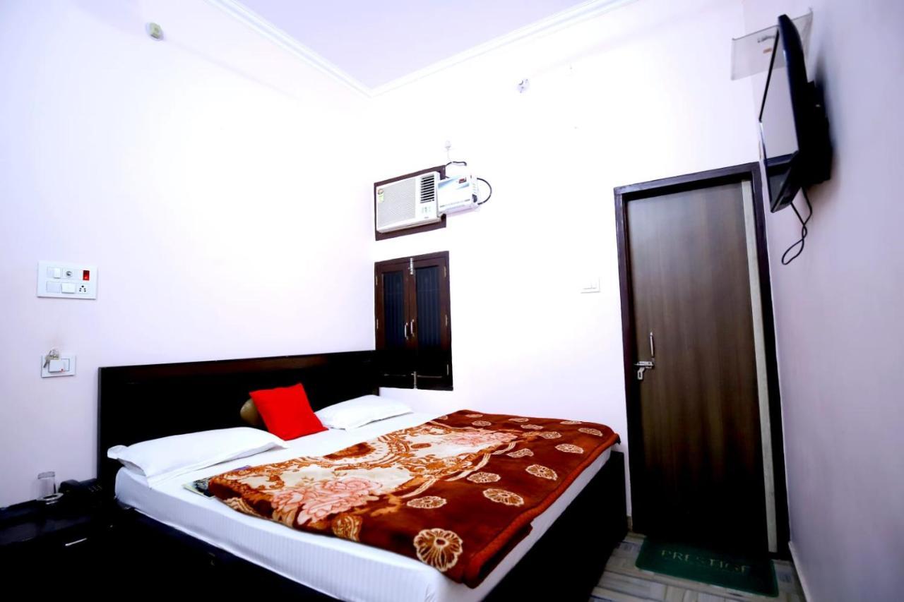 Hotel Blue Star Varanasi Dış mekan fotoğraf