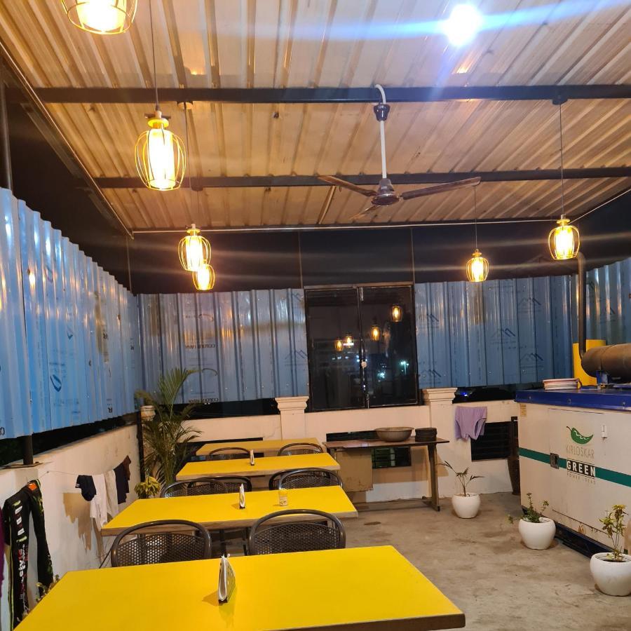 Hotel Blue Star Varanasi Dış mekan fotoğraf